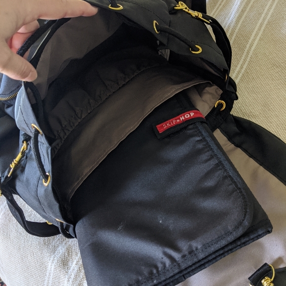 Skip Hop Chelsea Downtown Chic Diaper Backpack - Picture 8 of 9